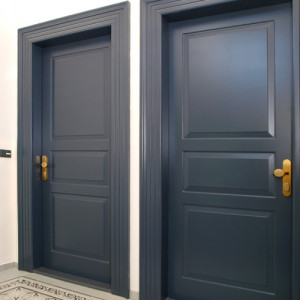 ADLO - Security door ADUO, atypical cassette design, surface RAL 7024, atypical doorframe facing
