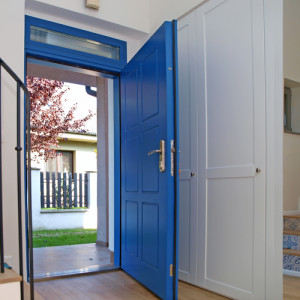 ADLO � exterior Termo door TEJEN, profile design F350, door surface RAL 5007, top skylight