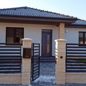 ADLO - Security Termo door Teduo, glass PS370, top skylight, atypical door pull, door surface RAL 7015