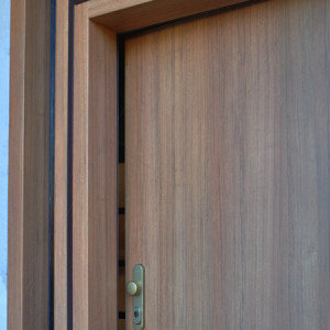 ADLO - security door TEDUO, Termo exterior, triple-pane glass skylights, detail of a doorframe facing